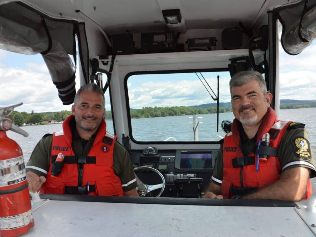 Les policiers de la SQ en patrouille sur l’eau