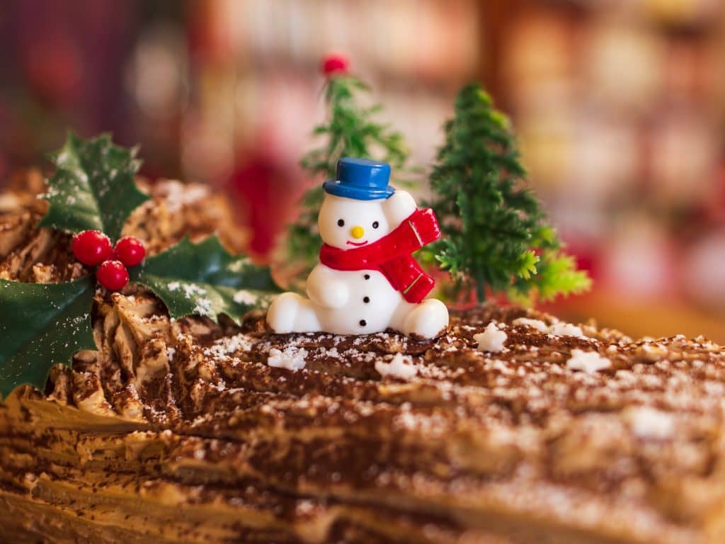 La tradition de la bûche de Noël: du bois à la pâte