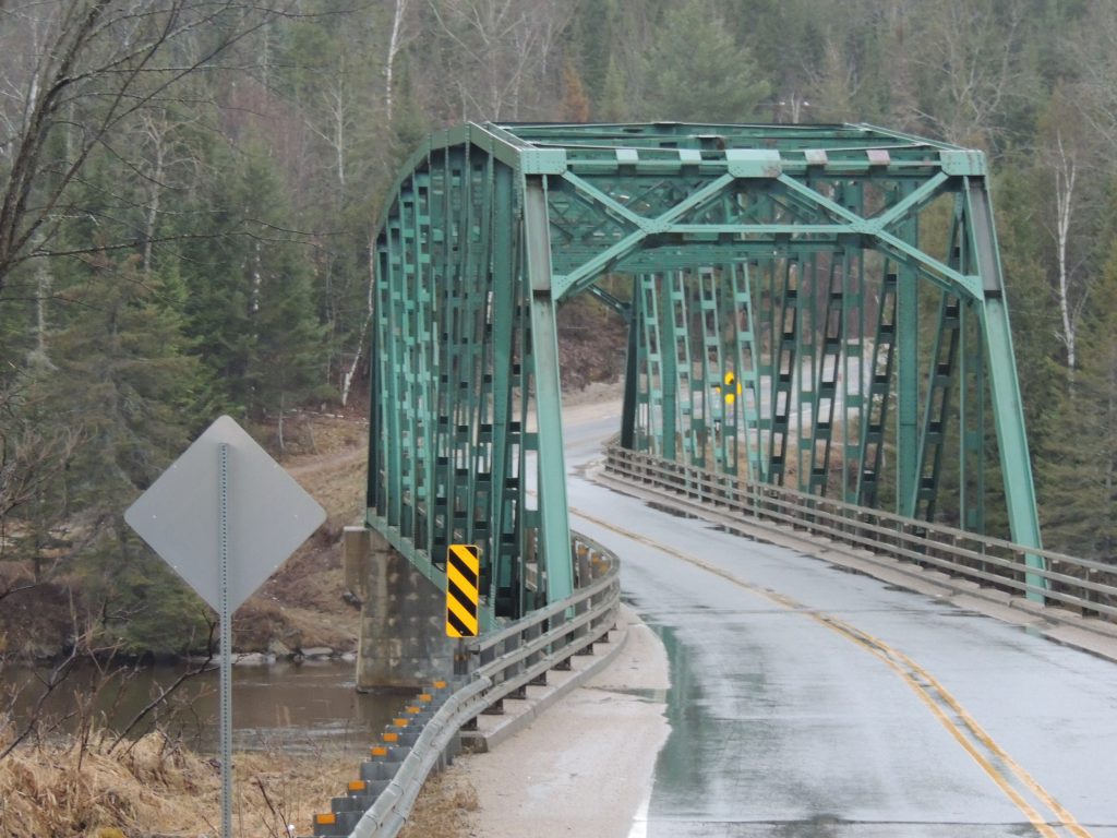 Pont Vert de Lac-Sainte-Marie: La municipalité laisse tomber le projet de passerelle et se concentre sur le pont