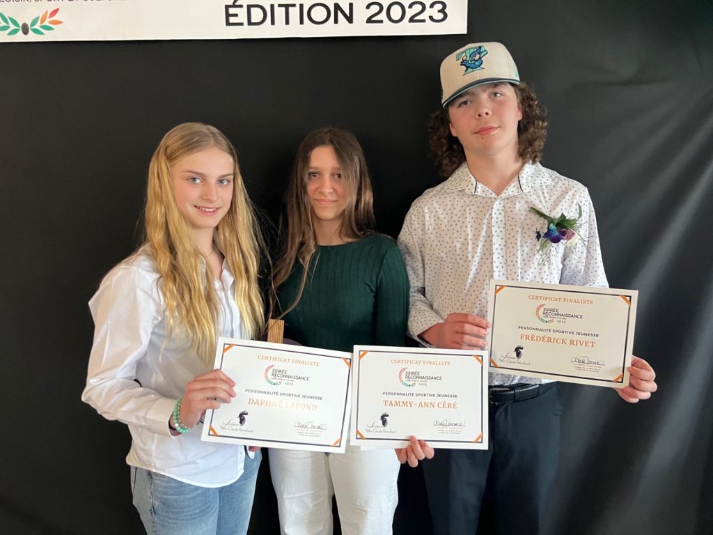 Prix personnalité sportive jeunesse remis à Daphné Lafond, Tammy Ann Céré et Frédérick Rivet